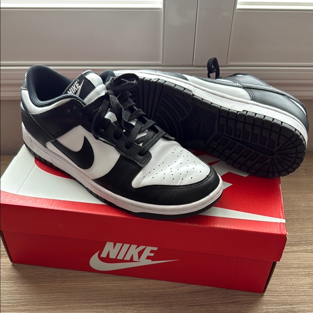 Nike Panda Dunk Low Sneakers